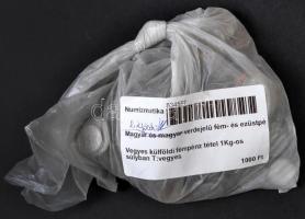 Vegyes külföldi fémpénz tétel 1Kg-os súlyban T:vegyes