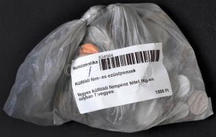 Vegyes külföldi fémpénz tétel 1Kg-os súlyban T:vegyes