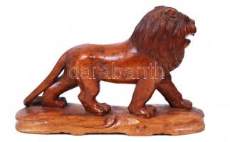 Nemes fából faragott oroszlán, jó állapotban, m:19 cm, h:29 cm