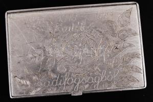 1945-1947 Gravírozott, díszített hadifogoly emléktárgyak, 3 db (vonalzó, cigarettatárca, fa tok)