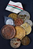 10db vegyes sportérem főleg a szocialista korszakból jobb darabokkal! T:vegyes