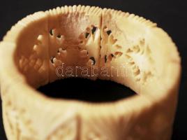 Faragott csont karkötő, gumis, d:6 cm