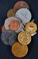 10db vegyes sportérem főleg a szocialista korszakból jobb darabokkal! T:vegyes