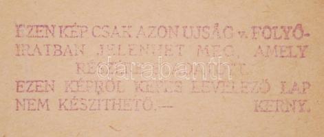 1930 Kerny István (1879-1963): Bárkák a Tiszán, vintage alkotás, kasírozva, pecséttel jelzett /
Bark...