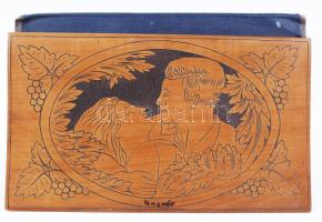 Ungvár feliratú vésett fa mappa, 21x32 cm