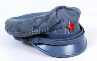 Munkásőr sapka jelvénnyel