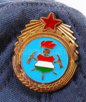 Bányász sapka jelvénnyel