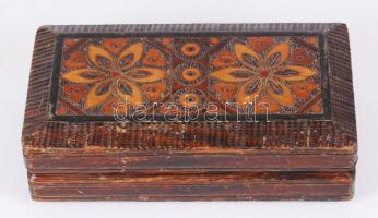 Faragott fa doboz / carved wood box 24x12x6 cm