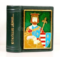 Küküllei János és a névtelen minorita krónikája. Bp., 1978, Pátria. Minikönyv, számozott példány, illusztrált, kiadói műbőr kötésben zománcozott rátéttel, újszerű állapotban.