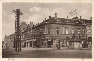 Csorna, Fő tér, Kohn Mór és Schwarz Herman üzlete, divatáruház, Devallus kávé (r)