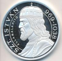 Kósa István (1953-) 2000. "Szent István államalapító 969-1038 / Ezeréves Magyarország" Ag emlékérem (31g/0.999/42,5mm) T:PP