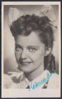 Kelemen Éva (1921-1986) színésznő saját kezű aláírása az őt ábrázoló fotóképeslapon, 9x14 cm
