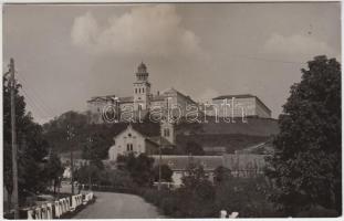 cca 1930-1940 Pannonhalmi apátság a falu felől fényképezve, 9x14 cm