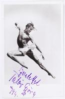 1944 Tatár György, (1921-2005), táncművész dedikált fotólap, saját kezű feljegyzéssel a hátoldalon