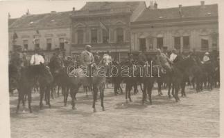 1938 Szombathely, katonai csoportkép, hátoldalon a bevonultatásról és személyes ügyekről írnak, photo