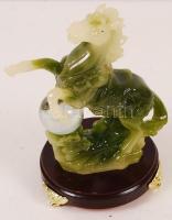 Ágaskodó ló figura (műgyanta és ónix őrlemény), m: 16 cm