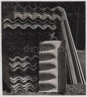 cca 1960-1970 Markovics F.: Hullámok és vonalak, vintage fotóművészeti alkotás, feliratozott, 19x17 cm