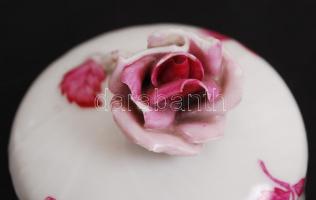 Herendi virág mintás fedeles váza, rózsa sérült, kézzel festett, jelzett, m:19 cm