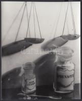 cca 1930-1940 Thöresz Dezső (1902-1963): A család békéscsabai patikája, korabeli negatívokról készít...