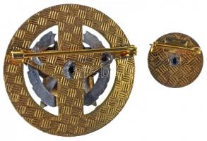 1973. "Kiváló Dolgozó" zománcozott kitüntetés és igazolvány a Fővárosi Bútor-Hangszer-Spor...