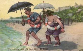 Un couple qui n'a pas peur de l'eau / A couple who is not afraid of water, beach, umbrellas, humorous art postcard, L. & P. 1243. s: Arthur Thiele (EK)