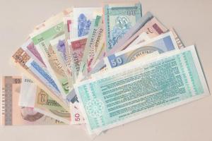 ~60db vegyes bankjegy klf országokból T:I
~60pcs of mixed banknotes from diff countries C:UNC