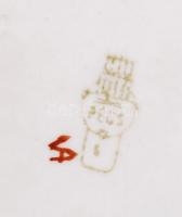 Labdával játszó gyermeket ábrázoló kézzel festett jelzett Zsolnay porcelán figura hibátlan állapotba...