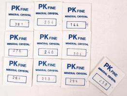 Különféle méretű karóra üvegek, saját tokjukban, összesen:10 db