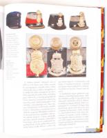 Ságvári György: Magyar uniformisok a honfoglalástól napjainkig. Budapest, 2010, Kossuth Kiadó. Hibát...