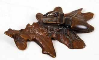 Szarvasbogár levelen, réz, 13×8 cm