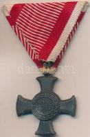 1916. "Vas Érdemkereszt a Vitézségi Érem szalagján" sherardírozott vas kitüntetés T:1-
Hun...