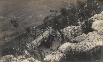 4 db RÉGI katonai, hadi témájú képeslap; Uher Ödön fotósorozat, a budapesti
császári és királyi tüz...