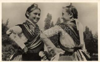 Hungarian folklore, girls from Bácska