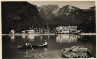 Pragser Wildsee, Lago di Braies; hotel