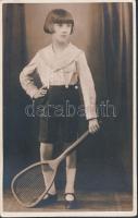 1930 Papp Rezső: Kislány teniszütővel. Pecséttel és dátumbélyegzővel jelzett fotólap, 8,5x13,5 cm 