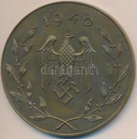 Német 3. Birodalom 1940. "A 'LIST' Gyalogezred Háborús Sportversenye - 3 Győztes", a 16. Bajor "LIST" Gyalogezred bronz sportérme gravírozás nélkül (125g/70mm) T:2  German Third Reich 1940. "KRIEGSSPORTFEST DES INF. REGT. "LIST" - 3 SIEGER", bronze sport medal of the 16th Bavarian "LIST" Infantry Regiment without engraving (121,7g/70mm) C:XF