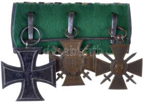 Német/Francia katonai szalagsáv ~1918. Függesztett "I. Világháborús vaskereszt 2. osztálya" + "Frontharcosi Becsület Kereszt" + "Háborús Medál 1914-1917" T:VF German/French ~1918. Military decorations on original medal bar with "Cross of Honour of the World War for Combatants" + "Prussian Iron Cross II. class" + "War Cross 1914-1917" C:VF