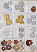 Vegyes külföldi fémpénzgyűjtemény 5 műbőr gyűrűs albumba rendezve, sokféle ország, ezüstpénzekkel és...