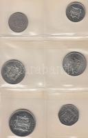 Jamaika 32db vegyes fémpénz albumba rendezve T:vegyes
Jamaica 32pcs of mixed coins in collectors alb...