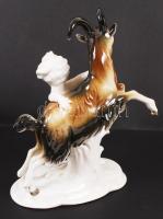 Jelzett német figurális porcelán, kézzel festett, apró hibával, m:23 cm
