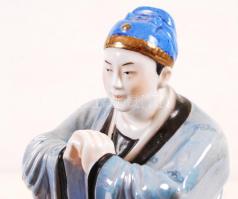 Kínai figurális porcelán, kézzel festett, jelzés nélkül, alul kis repedéssel, m:34 cm