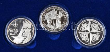 1999. "Magyarország csatlakozása a NATO-hoz" + "Lengyelország csatlakozás a NATO-hoz&...