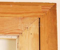 Restaurált képkeret, fa, újszerű állapotban, belső méret:70×100 cm, külső:87×116 cm