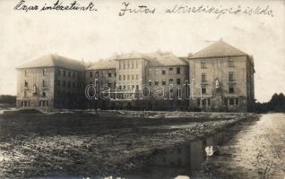 Veszprém, Jutas, Kinizsi Pál Honvéd Csapat-altisztképző Iskola photo (gluemark)