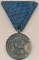 1940. Erdélyi részek felszabadulásának emlékére cink emlékérem mellszalaggal T:2- (erős szennyeződés) Hungary 1940. Commemorative Medal for the Liberation of Transylvania zinc medal with ribbon C:XF (very dirty) 