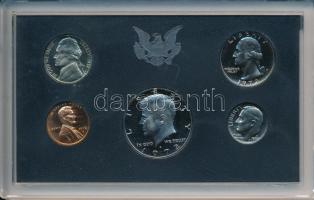 Amerikai Egyesült Államok 1972. 1c-1/2$ 5klf érme szettben, díszkiadásban T:PP
USA 1972. 1 Cent - 1/...