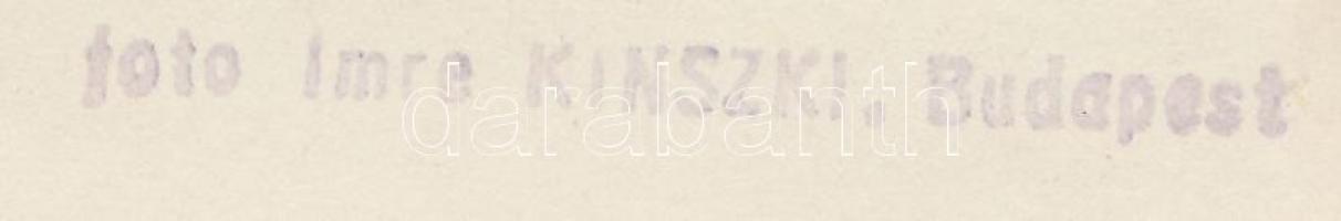 cca 1930-1940 Kinszki Imre (1901-1945): A Duna partján, pecséttel jelzett vintage fotó, 18x13 cm