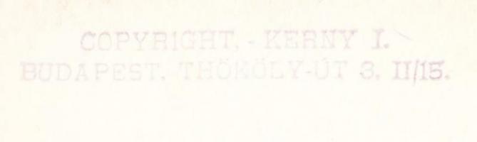 cca 1920-1930 Kerny István (1879-1963): Mosás a konyhában, pecséttel jelzett vintage életkép, 11x8 c...