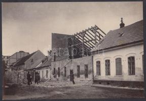 1915 Kerny István (1879-1963): Szeged, Szív utcai ház bontása, pecséttel jelzett vintage fotó, 16x23 cm
