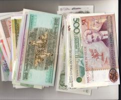 Hagyaték tétel 230db egész világ, régi és új, benne jobbak, többek között régi Kína, kevés duplával T:95%-ban I, a többi II,III,IV